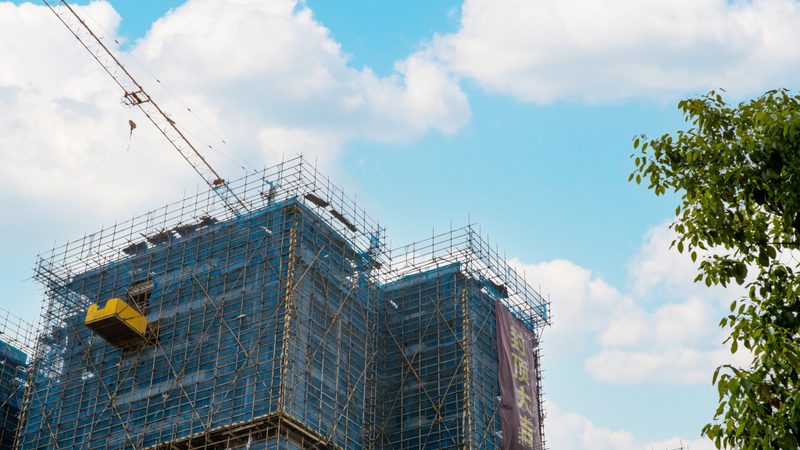 小型建筑工程队与正规公司的对比：如何选择更可靠的合作伙伴